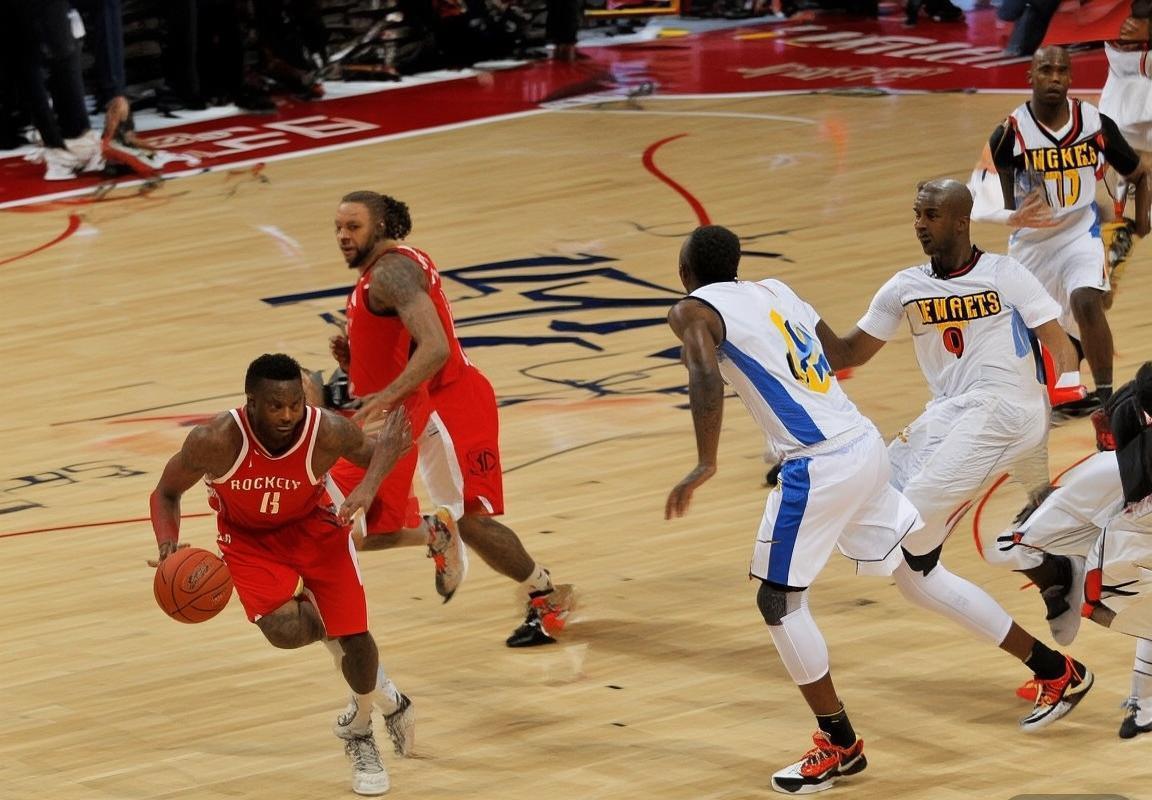 2019年NBA火箭掘金经典对决：攻防战术与球星较量(图4)