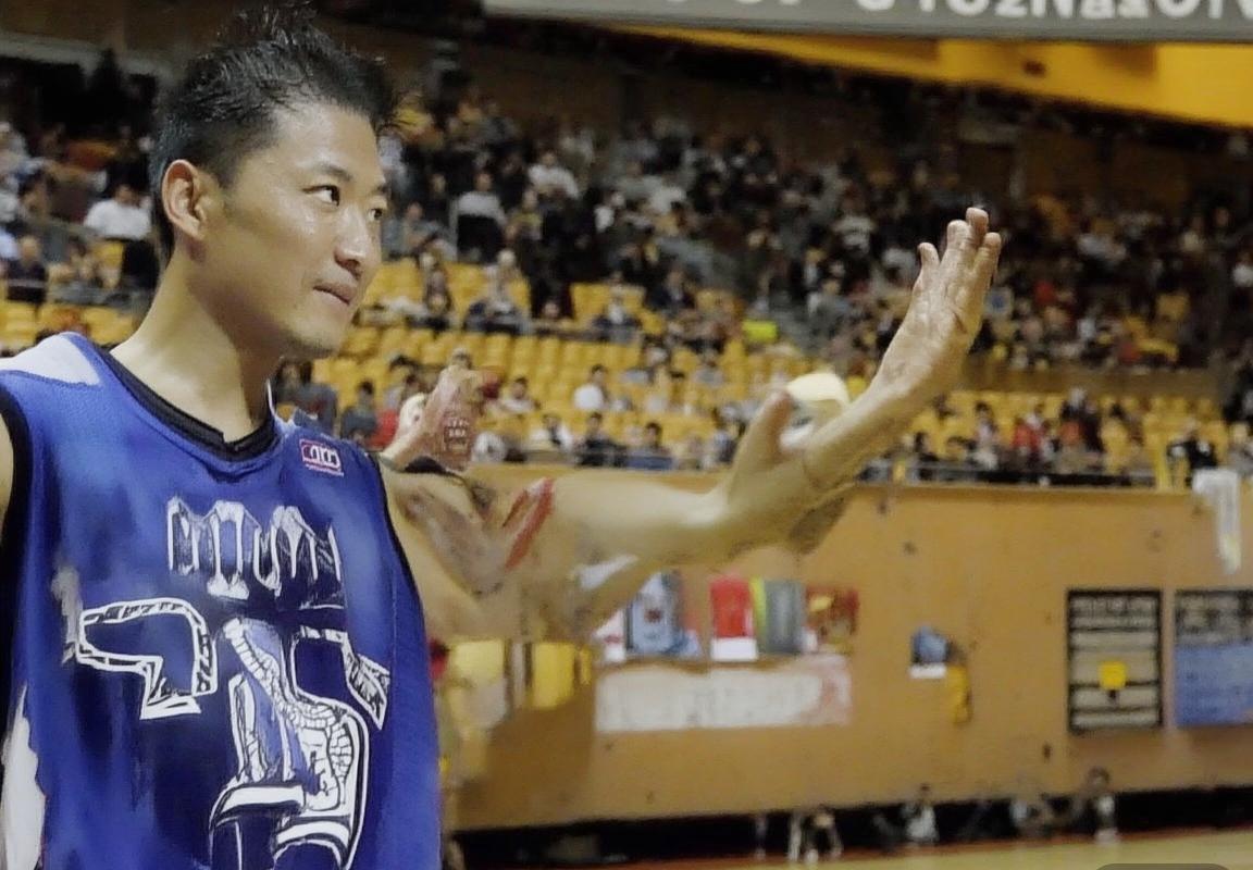 2017NBA总决赛：詹姆斯与杜兰特绝境对决，心理战与团队协作的巅峰对决(图1)